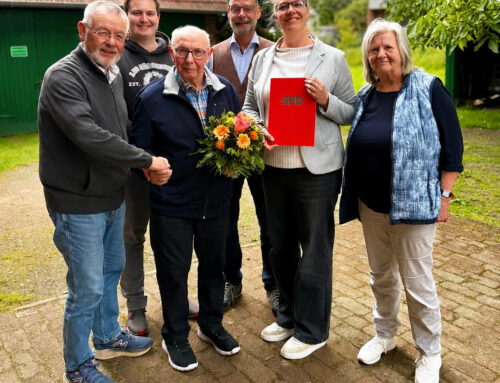 40 Jahre Engagement für die SPD: Friedhelm Schäfer von Ortsverein Werste mit silberner Ehrennadel und Urkunde geehrt